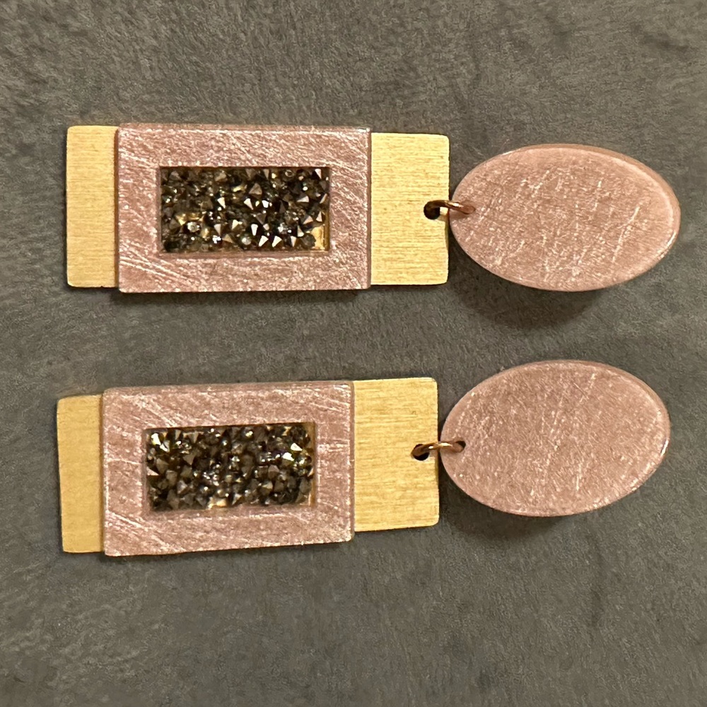 Women’s fashion earrings